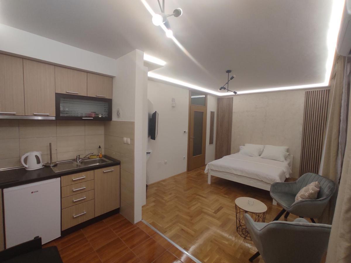 Studio Apartman Lukavica SJJ Eksteriør bilde
